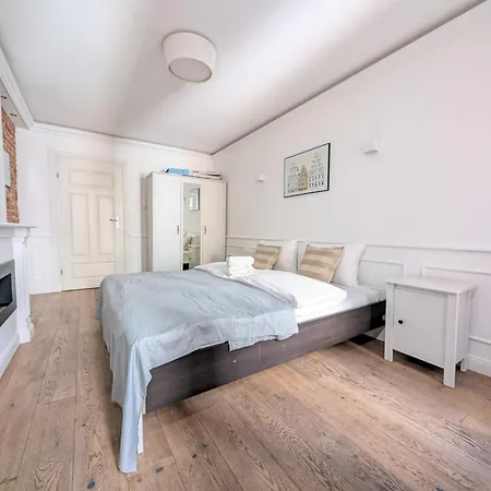 Rynek Serenity By Bookinghost * ורוצלב