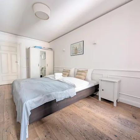 Rynek Serenity By Bookinghost * ורוצלב